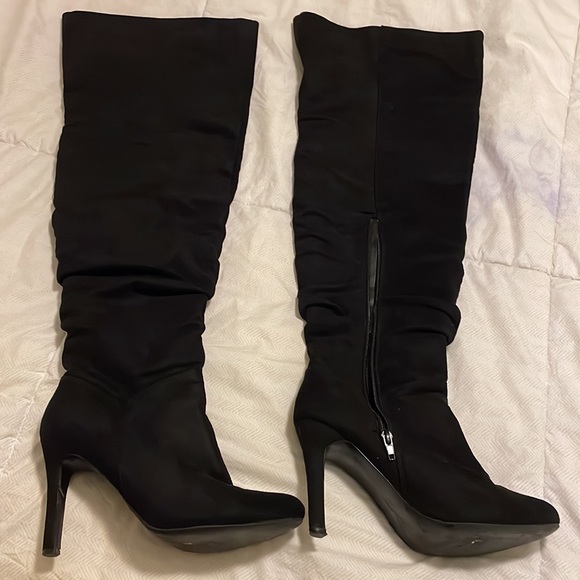 Black suede zippered boots size 8W 4 inch heels sexy knee length - Picture 1 of 10